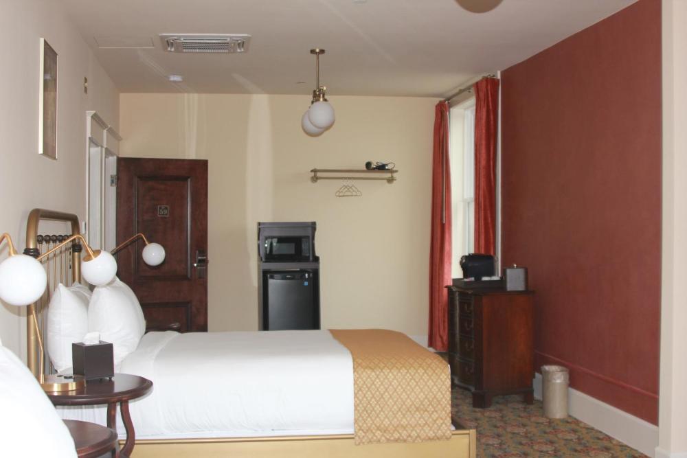 Queen Room with Two Queen Beds interior